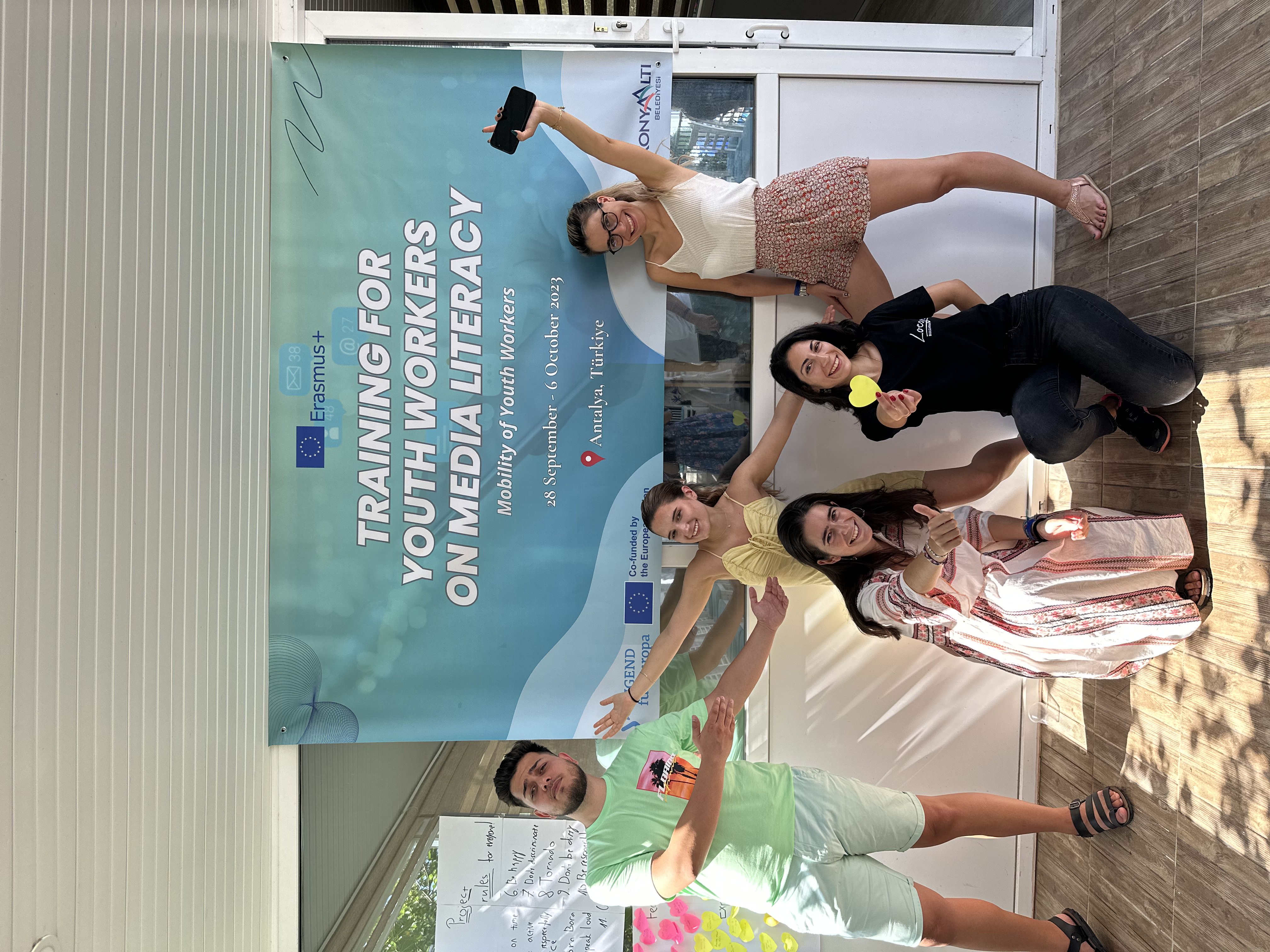Training for Youth Workers on Media Literacy